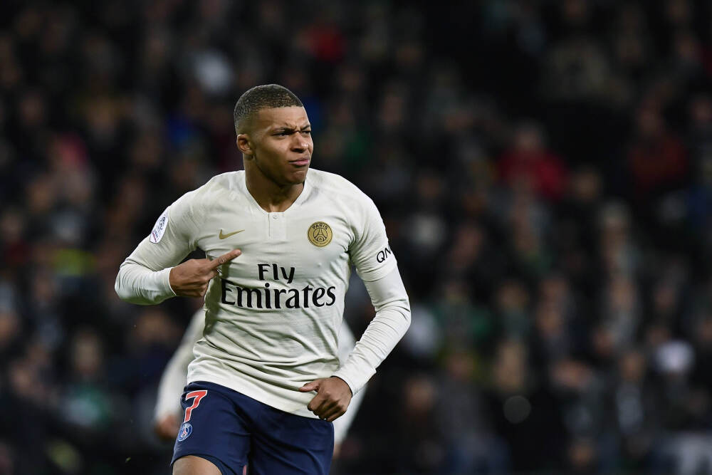 阿森纳租将维埃拉第94分钟读秒绝杀，助十人汉堡2-1斯图加特